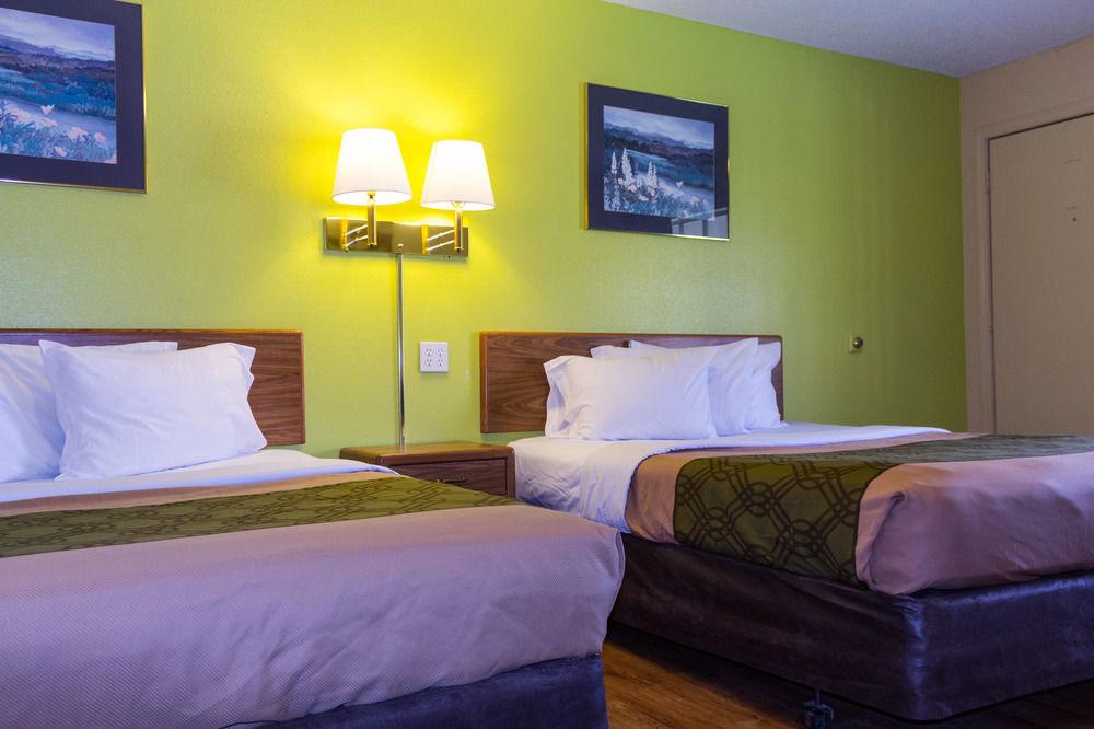 Econo Lodge Pryor Creek Zewnętrze zdjęcie