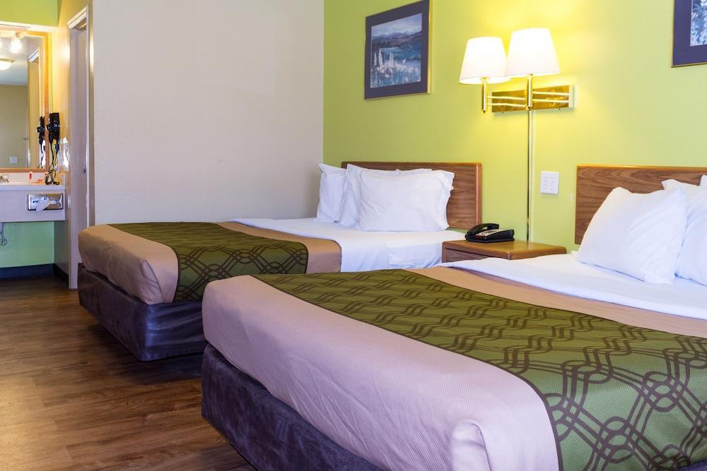 Econo Lodge Pryor Creek Zewnętrze zdjęcie