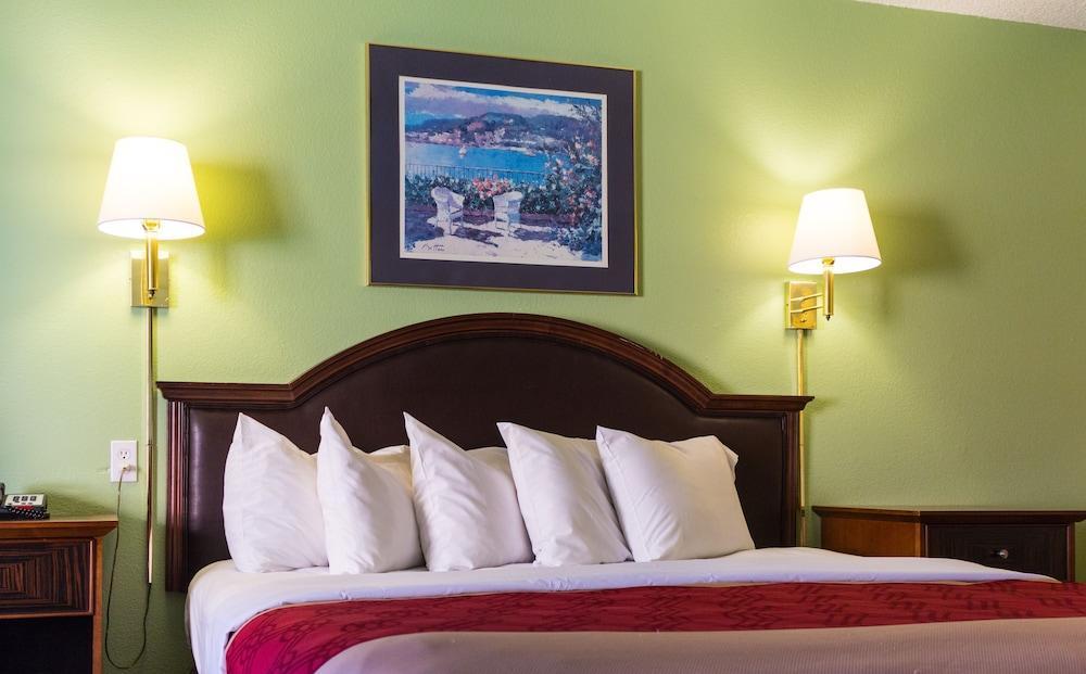 Econo Lodge Pryor Creek Zewnętrze zdjęcie