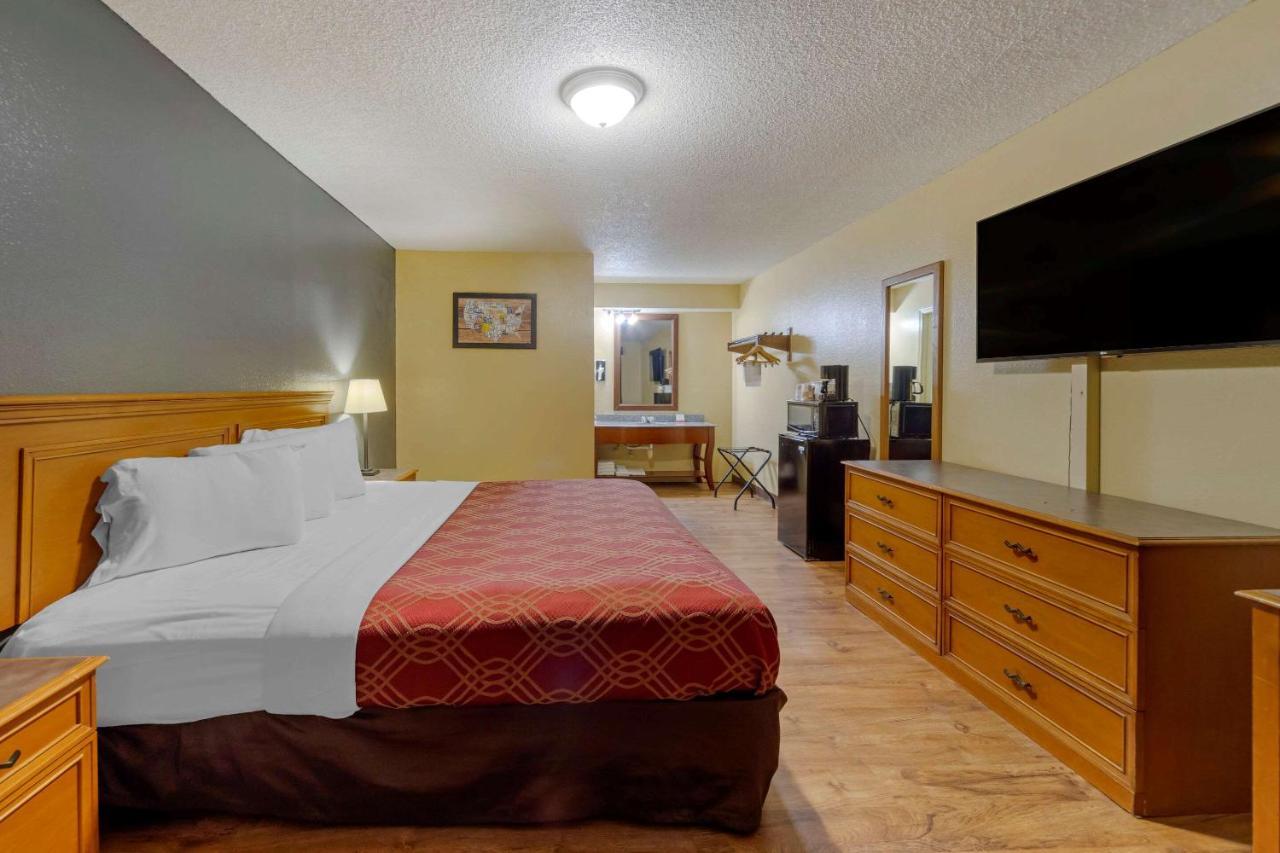 Econo Lodge Pryor Creek Zewnętrze zdjęcie