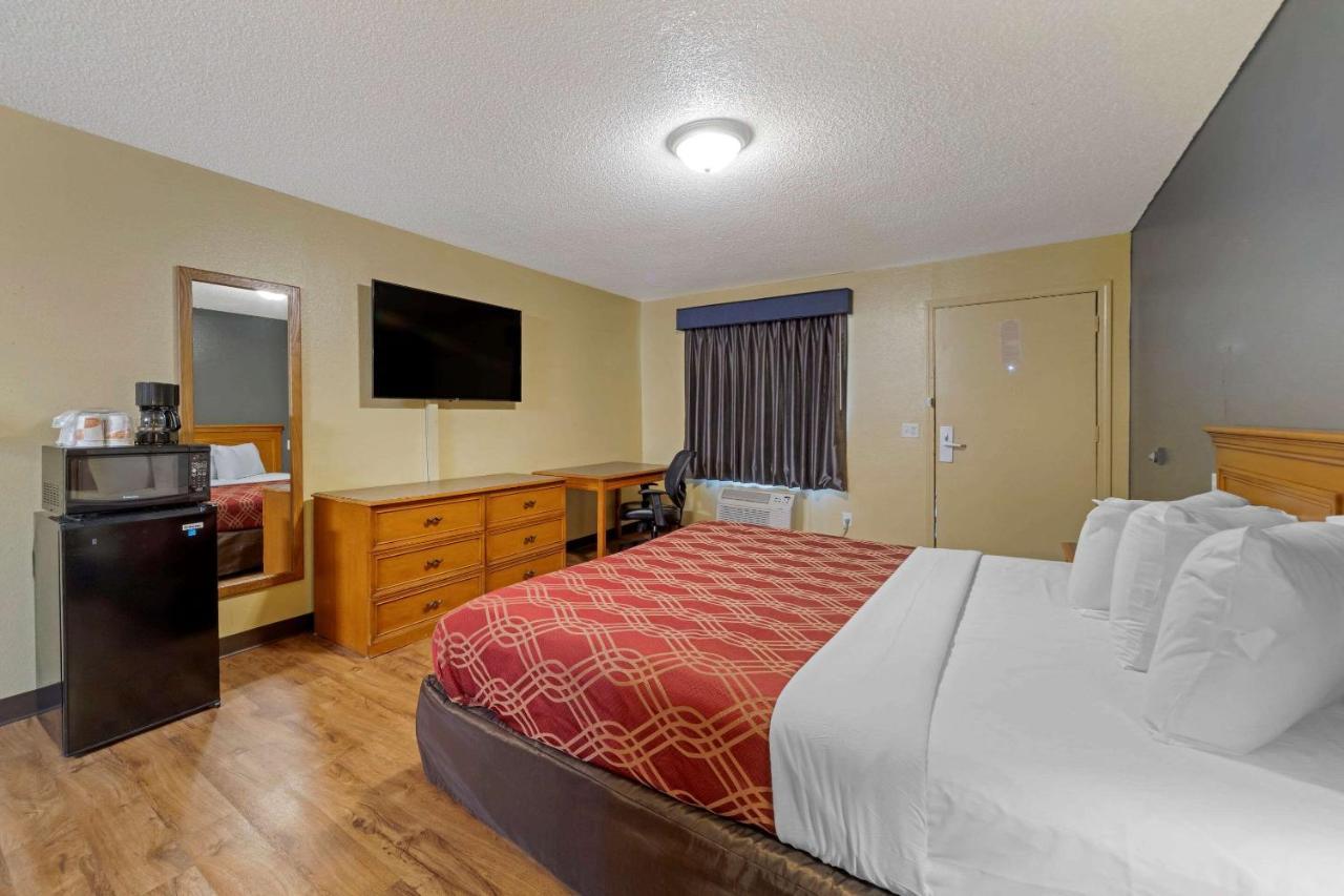 Econo Lodge Pryor Creek Zewnętrze zdjęcie