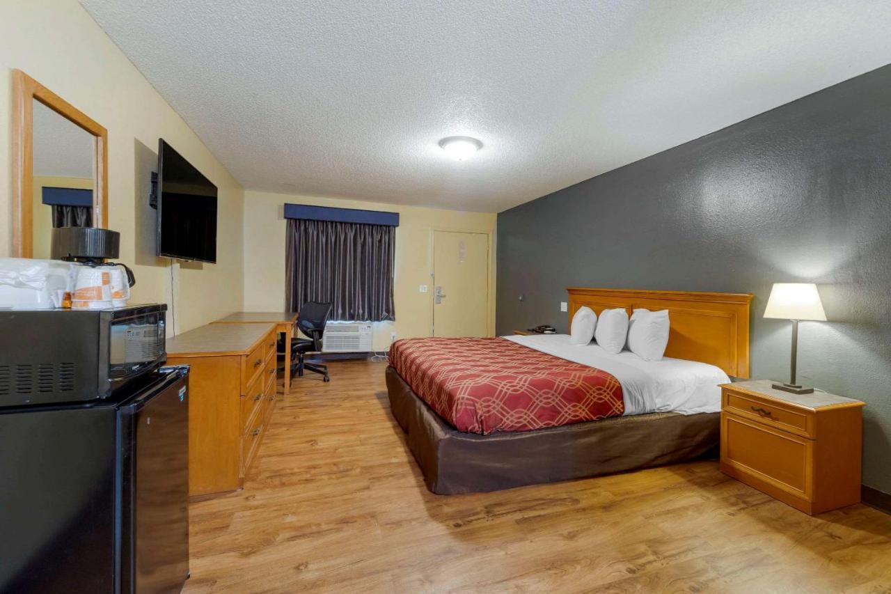 Econo Lodge Pryor Creek Zewnętrze zdjęcie