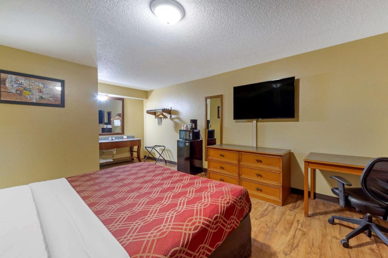 Econo Lodge Pryor Creek Zewnętrze zdjęcie