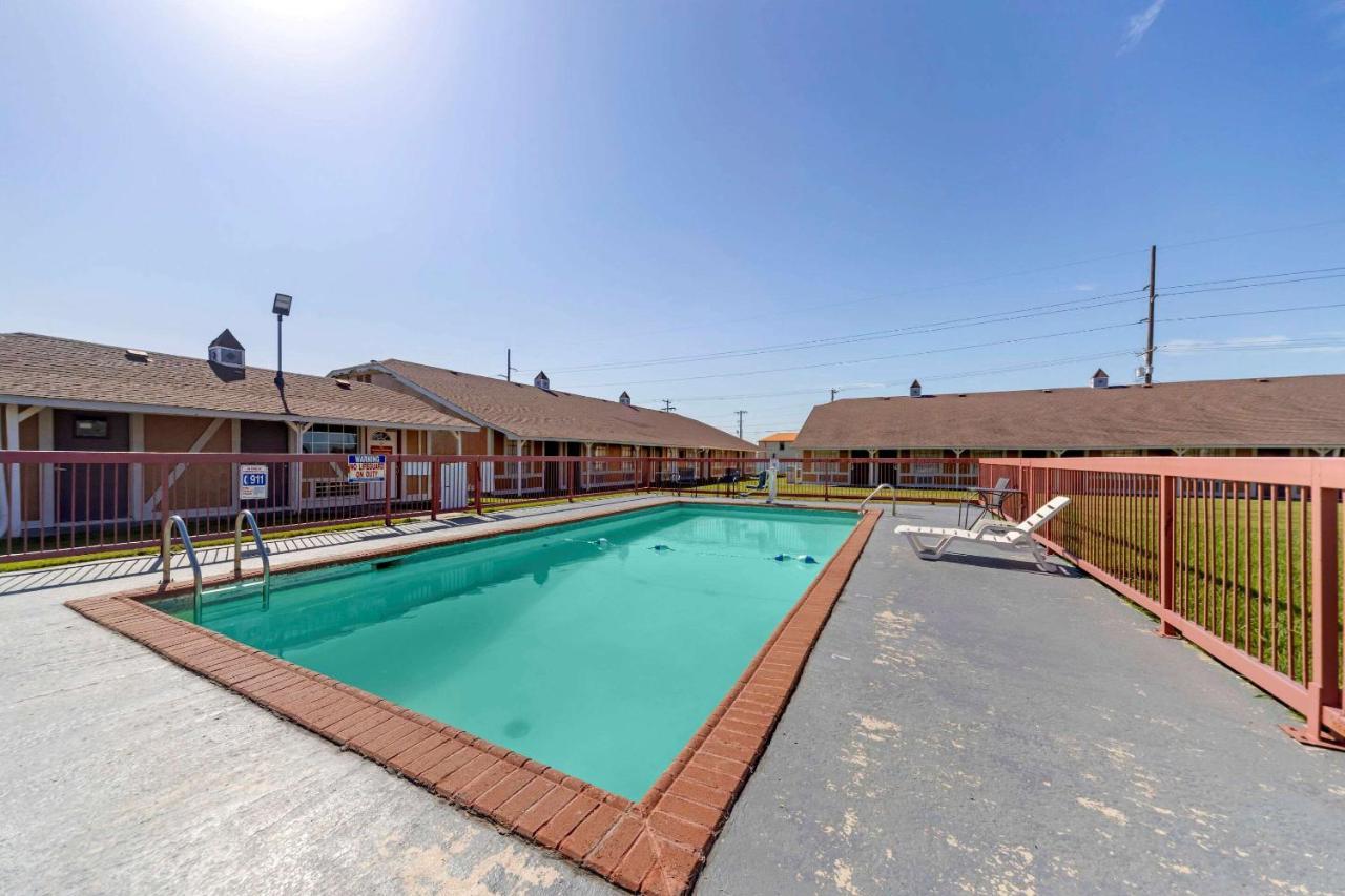 Econo Lodge Pryor Creek Zewnętrze zdjęcie