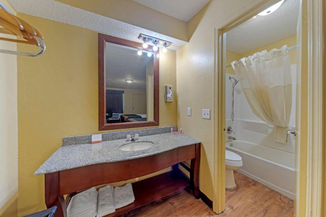 Econo Lodge Pryor Creek Zewnętrze zdjęcie