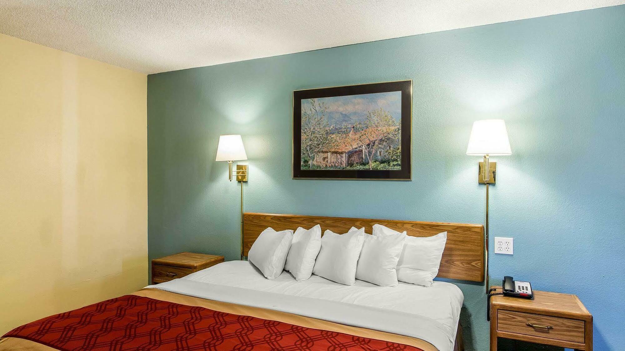 Econo Lodge Pryor Creek Zewnętrze zdjęcie
