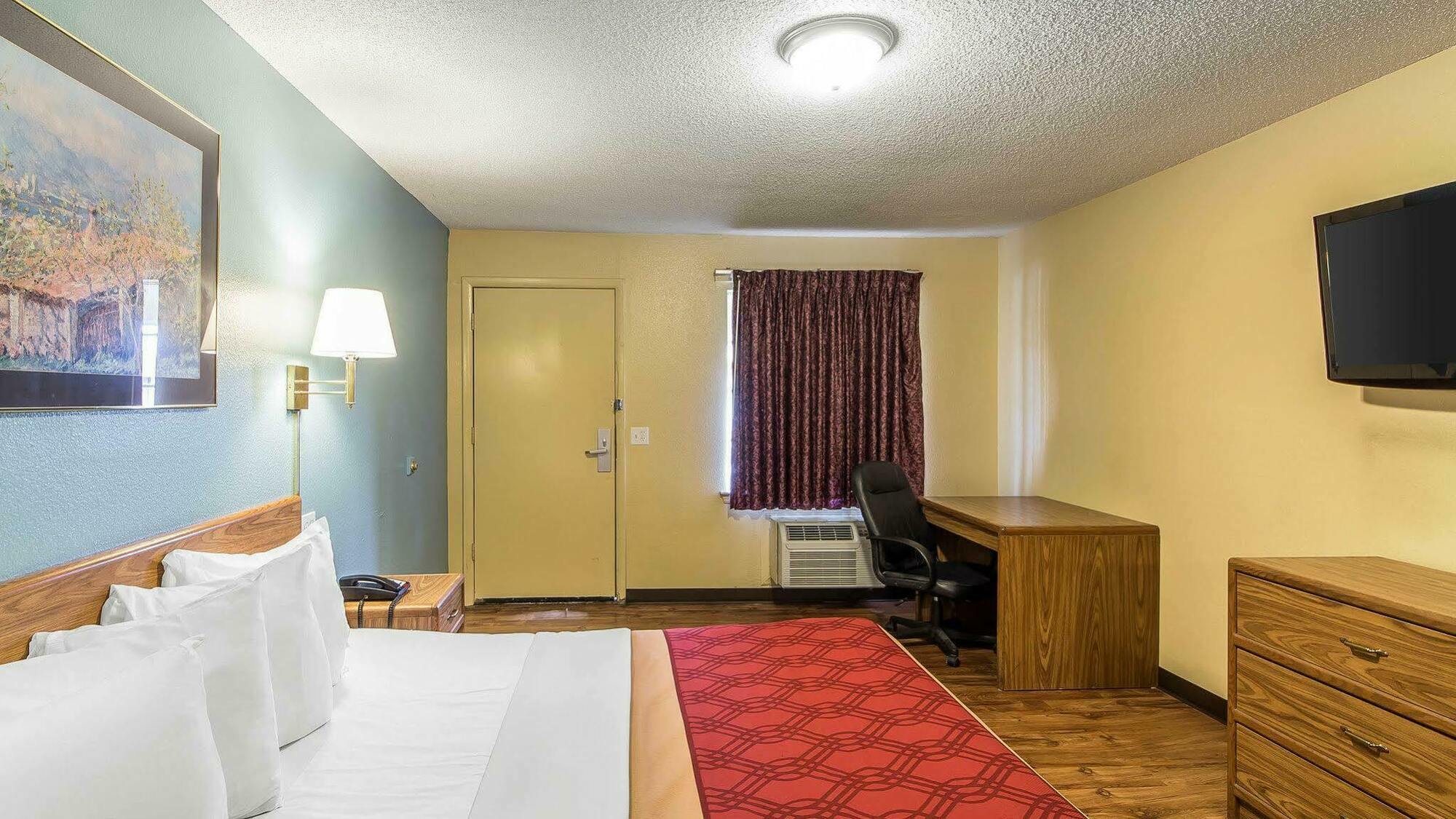 Econo Lodge Pryor Creek Zewnętrze zdjęcie