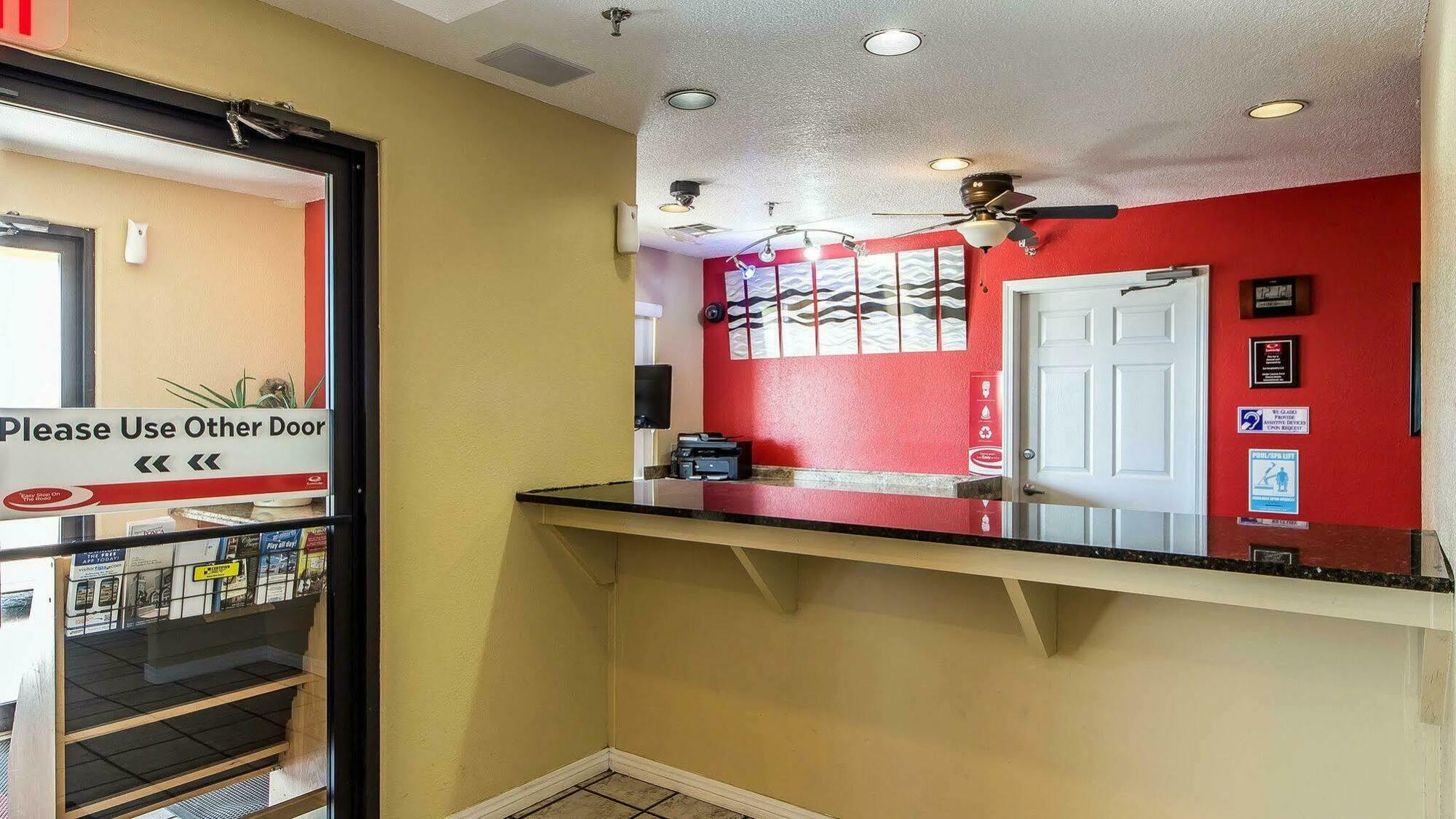 Econo Lodge Pryor Creek Zewnętrze zdjęcie